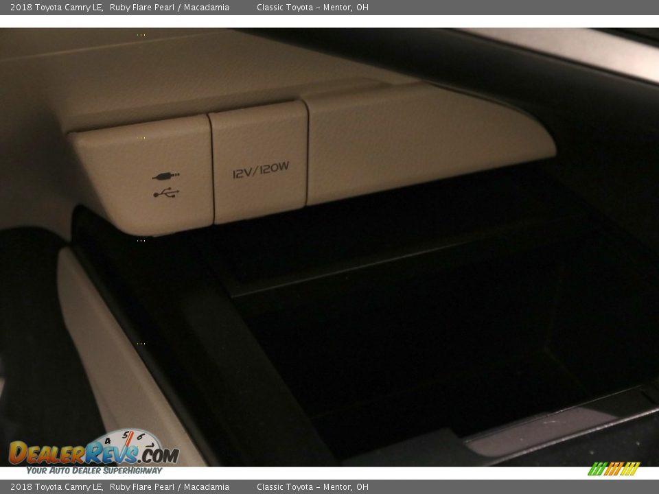 2018 Toyota Camry LE Ruby Flare Pearl / Macadamia Photo #19