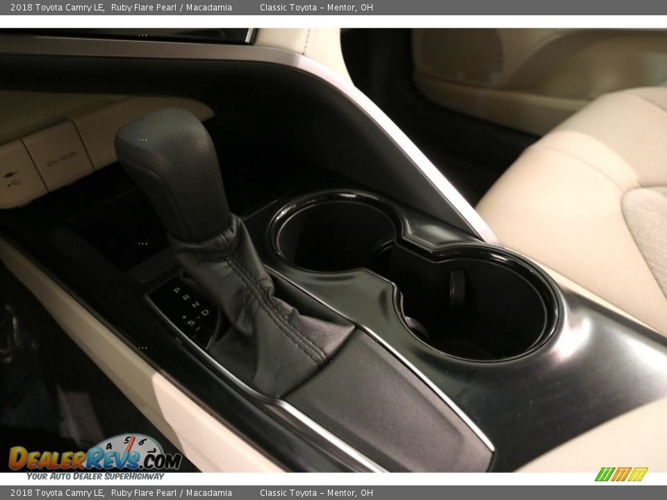 2018 Toyota Camry LE Ruby Flare Pearl / Macadamia Photo #20