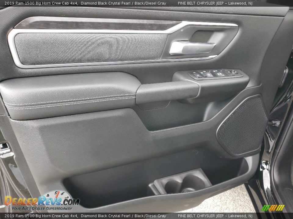 2019 Ram 1500 Big Horn Crew Cab 4x4 Diamond Black Crystal Pearl / Black/Diesel Gray Photo #8