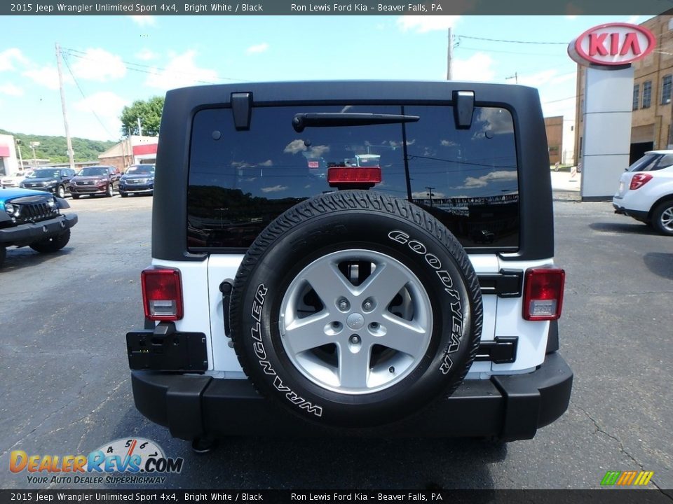 2015 Jeep Wrangler Unlimited Sport 4x4 Bright White / Black Photo #3