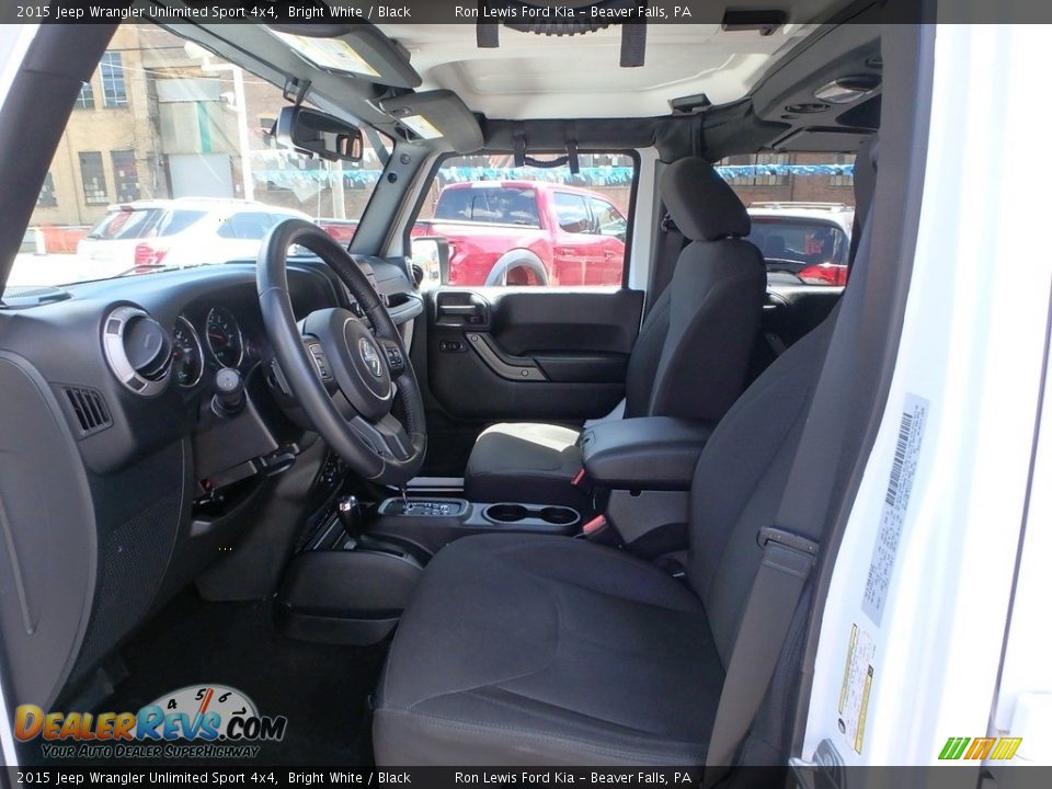 2015 Jeep Wrangler Unlimited Sport 4x4 Bright White / Black Photo #12