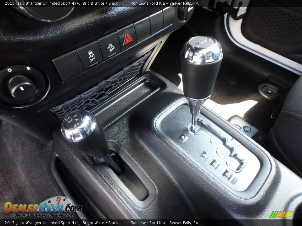 2015 Jeep Wrangler Unlimited Sport 4x4 Bright White / Black Photo #16