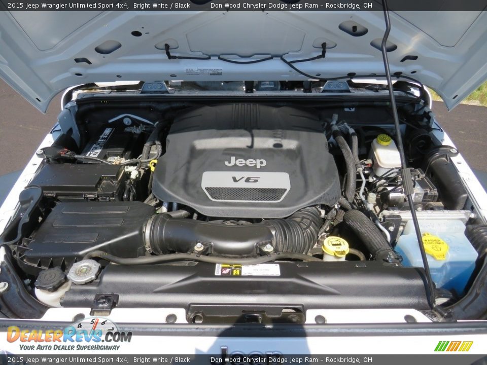 2015 Jeep Wrangler Unlimited Sport 4x4 Bright White / Black Photo #6