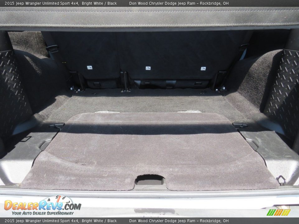 2015 Jeep Wrangler Unlimited Sport 4x4 Bright White / Black Photo #12