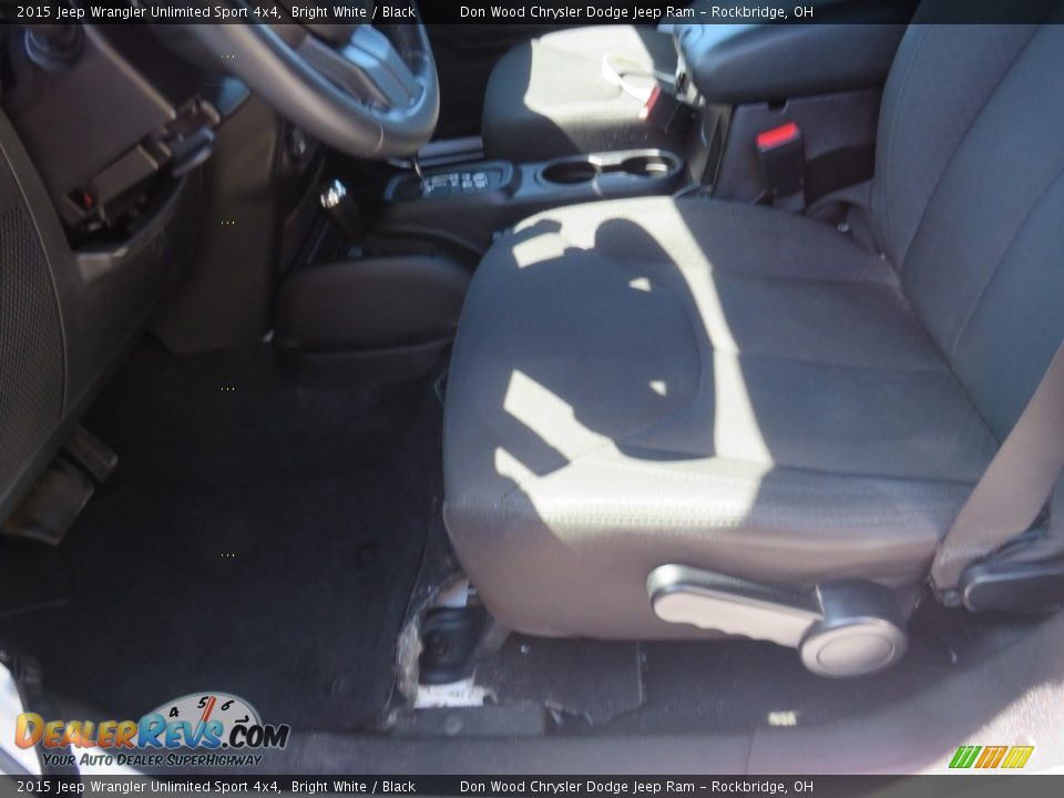 2015 Jeep Wrangler Unlimited Sport 4x4 Bright White / Black Photo #26