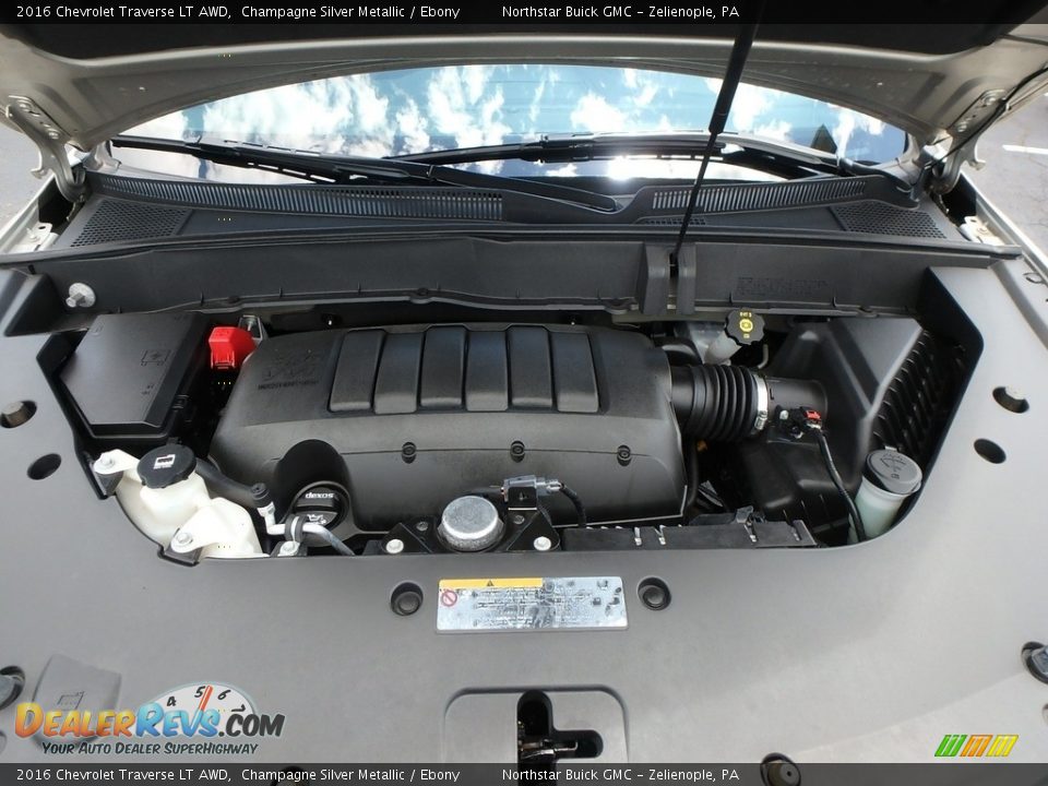 2016 Chevrolet Traverse LT AWD Champagne Silver Metallic / Ebony Photo #2