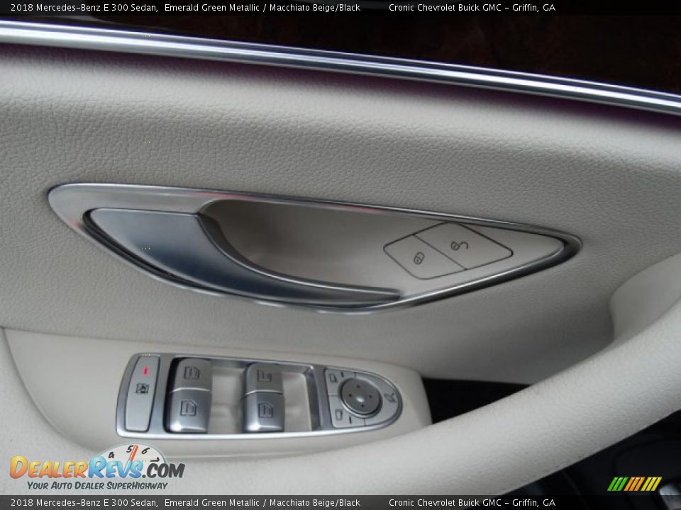 2018 Mercedes-Benz E 300 Sedan Emerald Green Metallic / Macchiato Beige/Black Photo #13
