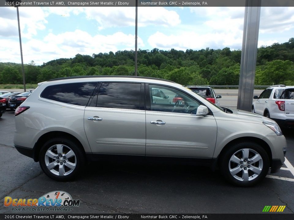 2016 Chevrolet Traverse LT AWD Champagne Silver Metallic / Ebony Photo #5