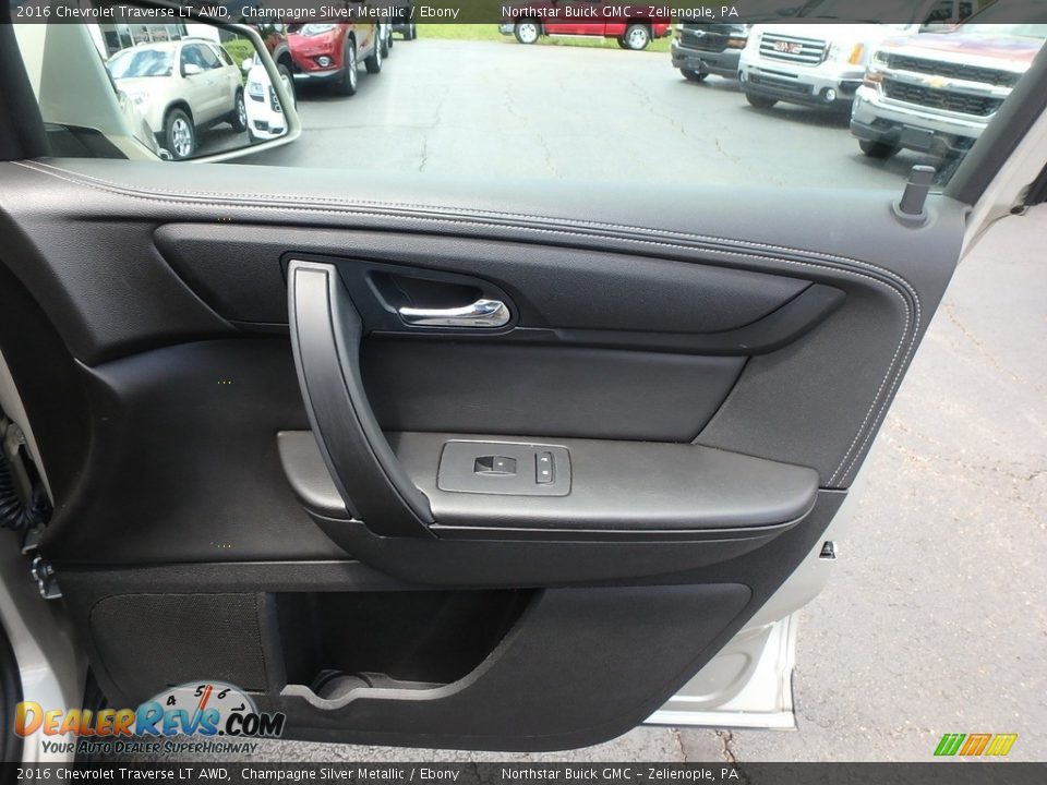 2016 Chevrolet Traverse LT AWD Champagne Silver Metallic / Ebony Photo #7