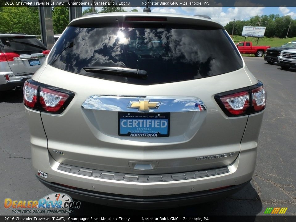 2016 Chevrolet Traverse LT AWD Champagne Silver Metallic / Ebony Photo #10
