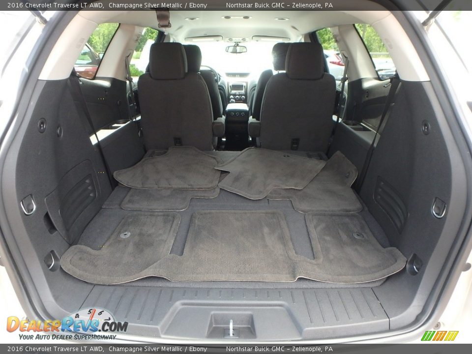 2016 Chevrolet Traverse LT AWD Champagne Silver Metallic / Ebony Photo #11