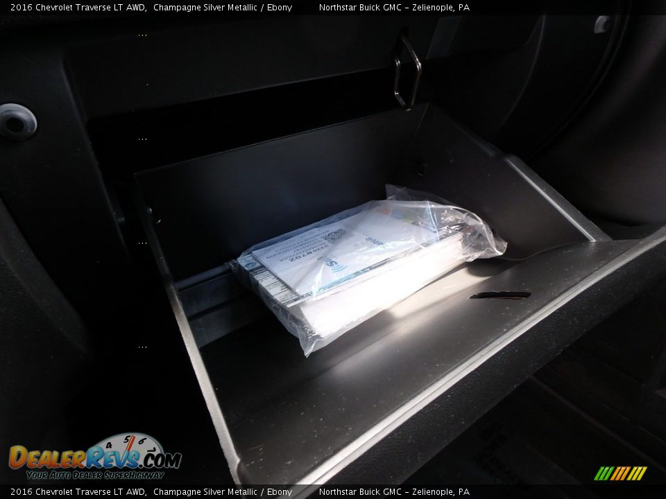 2016 Chevrolet Traverse LT AWD Champagne Silver Metallic / Ebony Photo #26