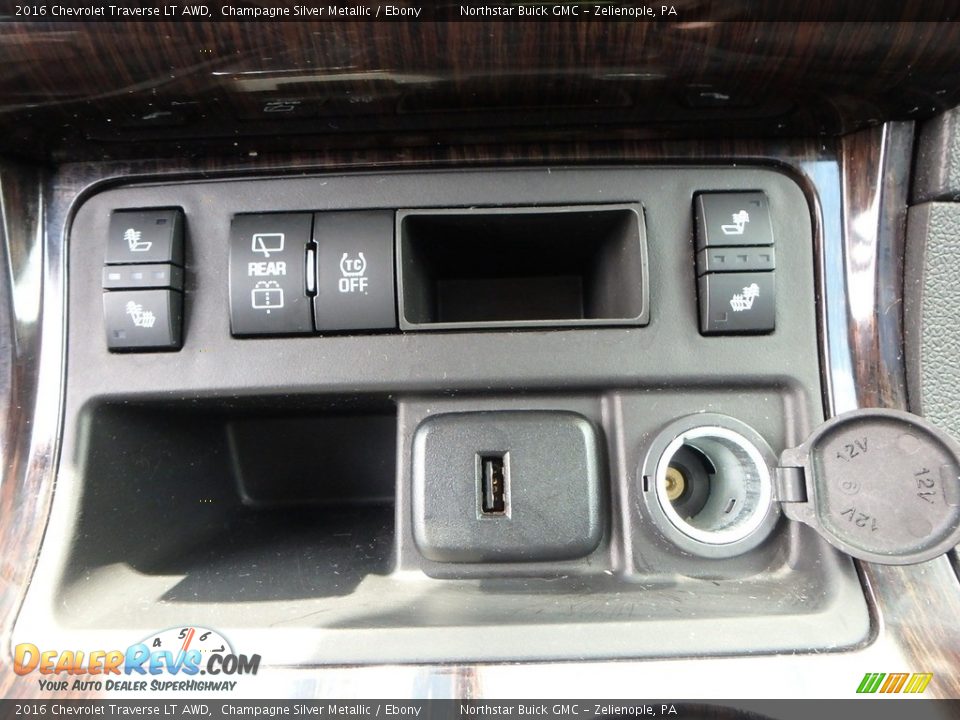 2016 Chevrolet Traverse LT AWD Champagne Silver Metallic / Ebony Photo #29