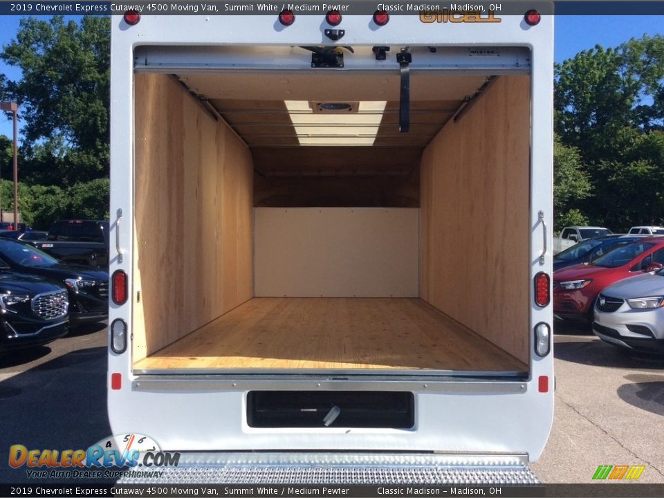 2019 Chevrolet Express Cutaway 4500 Moving Van Summit White / Medium Pewter Photo #7