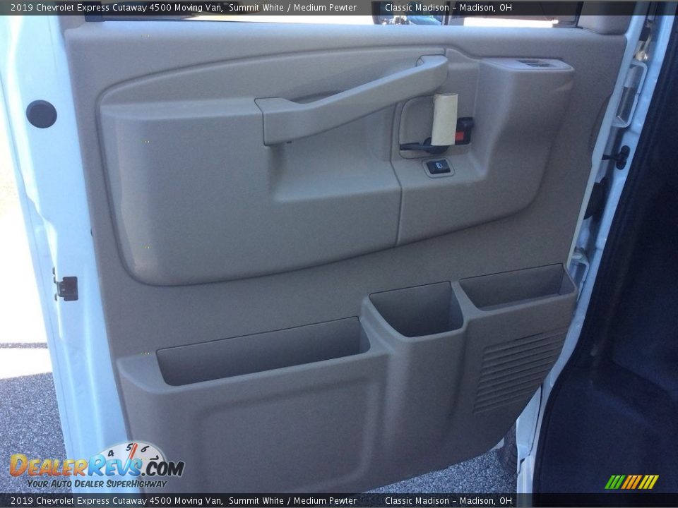 2019 Chevrolet Express Cutaway 4500 Moving Van Summit White / Medium Pewter Photo #9