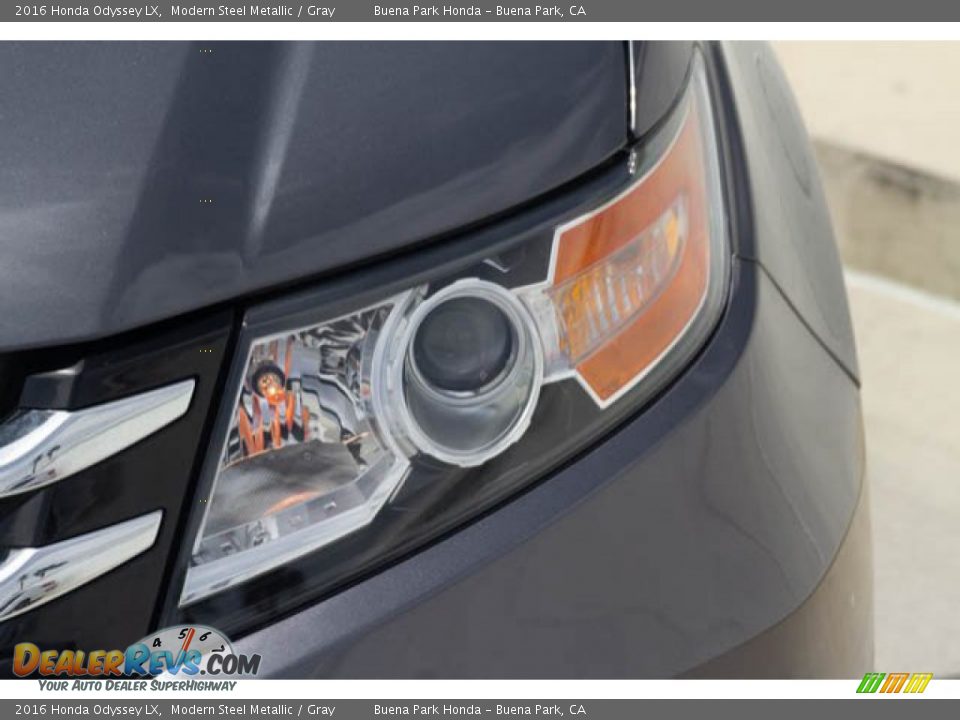 2016 Honda Odyssey LX Modern Steel Metallic / Gray Photo #9