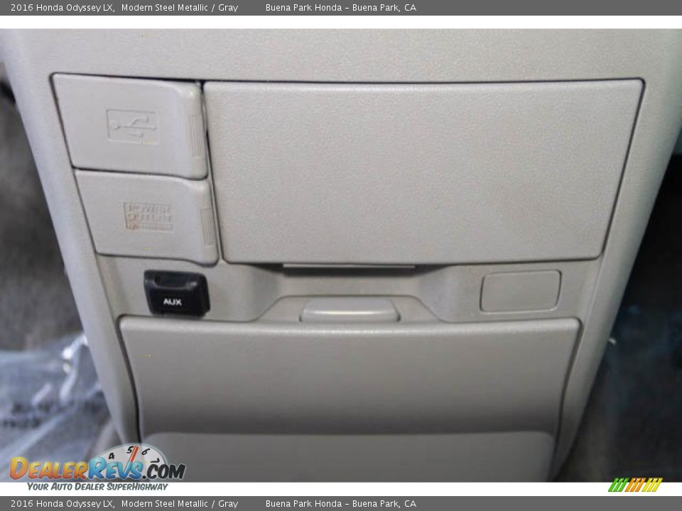 2016 Honda Odyssey LX Modern Steel Metallic / Gray Photo #17