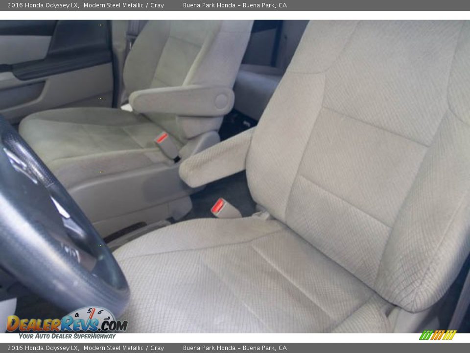 2016 Honda Odyssey LX Modern Steel Metallic / Gray Photo #18