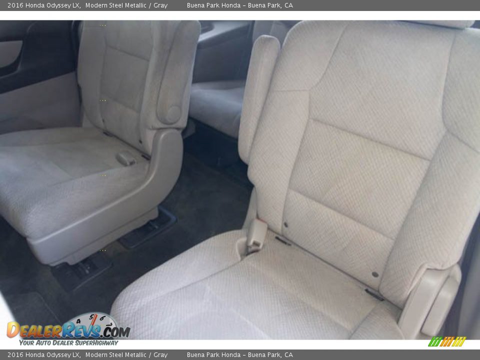 2016 Honda Odyssey LX Modern Steel Metallic / Gray Photo #19