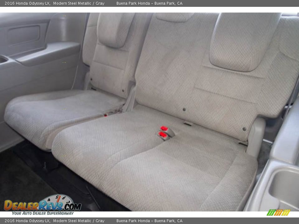 2016 Honda Odyssey LX Modern Steel Metallic / Gray Photo #20