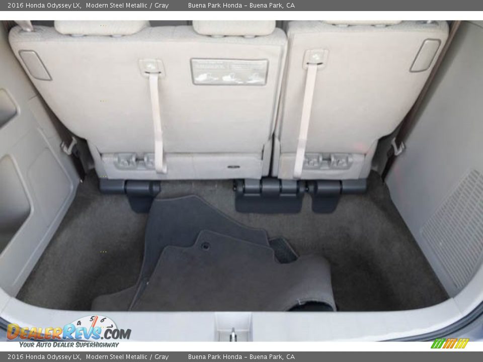 2016 Honda Odyssey LX Modern Steel Metallic / Gray Photo #21