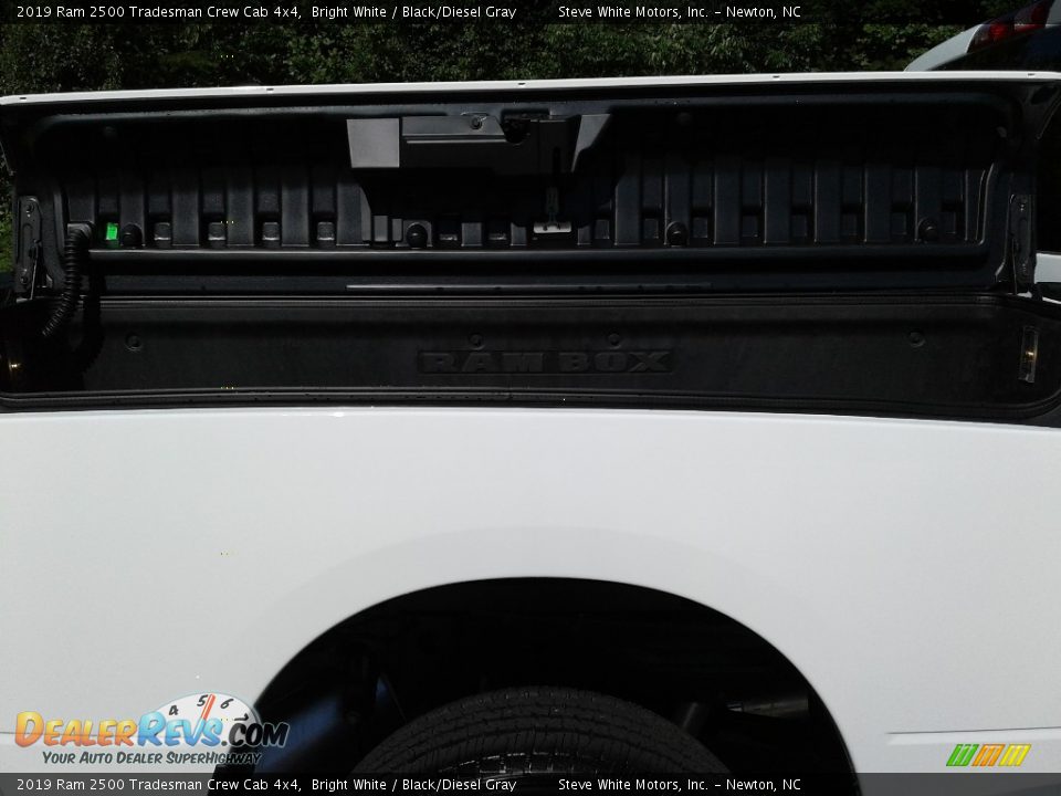 2019 Ram 2500 Tradesman Crew Cab 4x4 Bright White / Black/Diesel Gray Photo #26