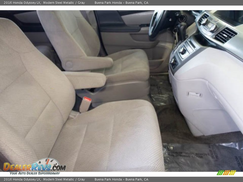 2016 Honda Odyssey LX Modern Steel Metallic / Gray Photo #25