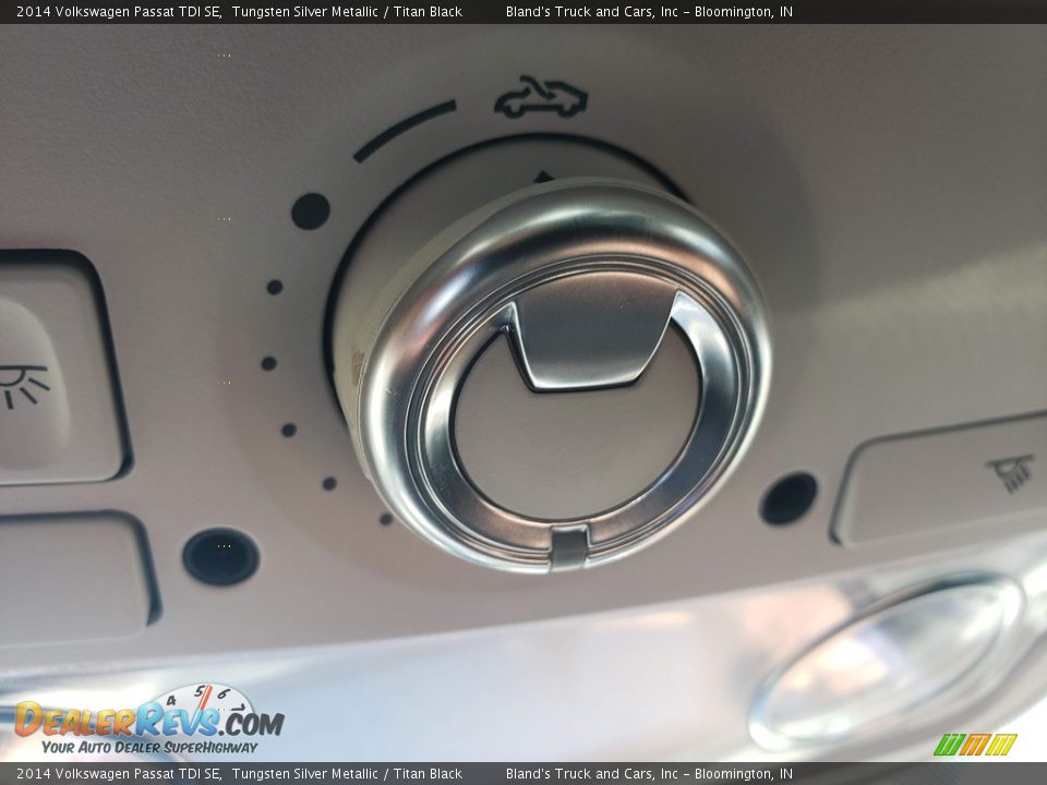 2014 Volkswagen Passat TDI SE Tungsten Silver Metallic / Titan Black Photo #30