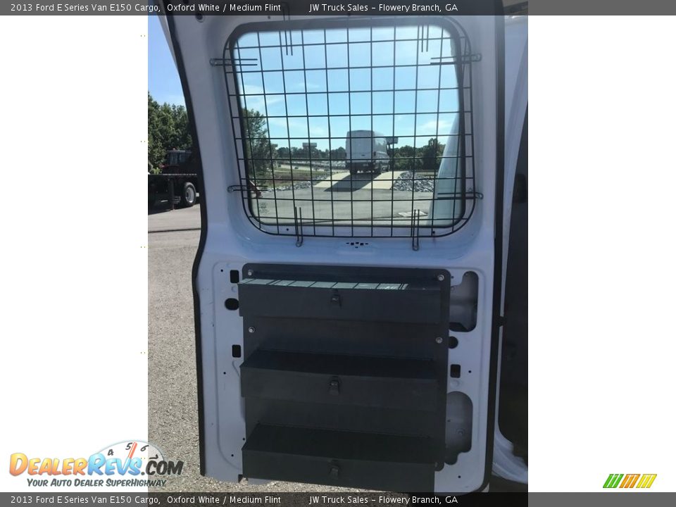 2013 Ford E Series Van E150 Cargo Oxford White / Medium Flint Photo #10