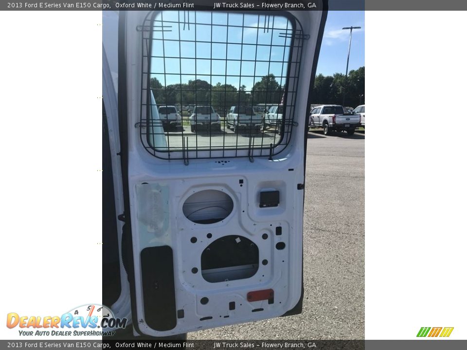 2013 Ford E Series Van E150 Cargo Oxford White / Medium Flint Photo #12