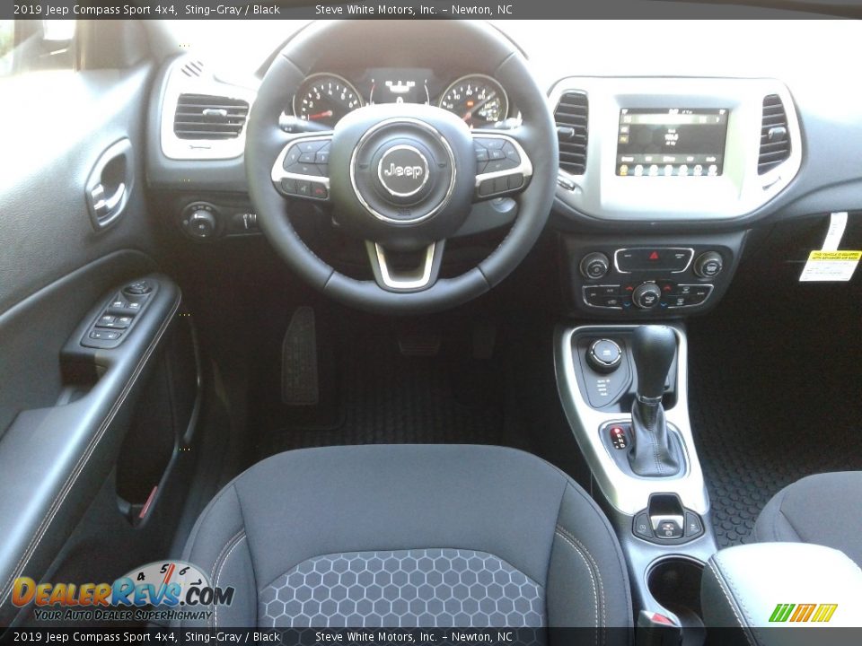2019 Jeep Compass Sport 4x4 Sting-Gray / Black Photo #29