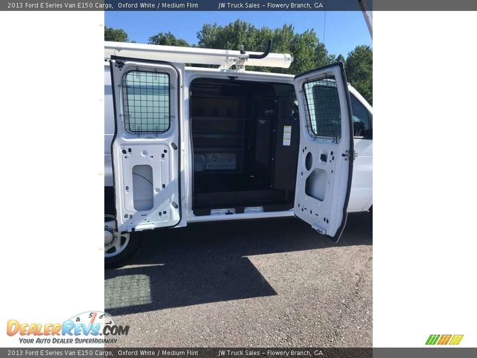 2013 Ford E Series Van E150 Cargo Oxford White / Medium Flint Photo #20