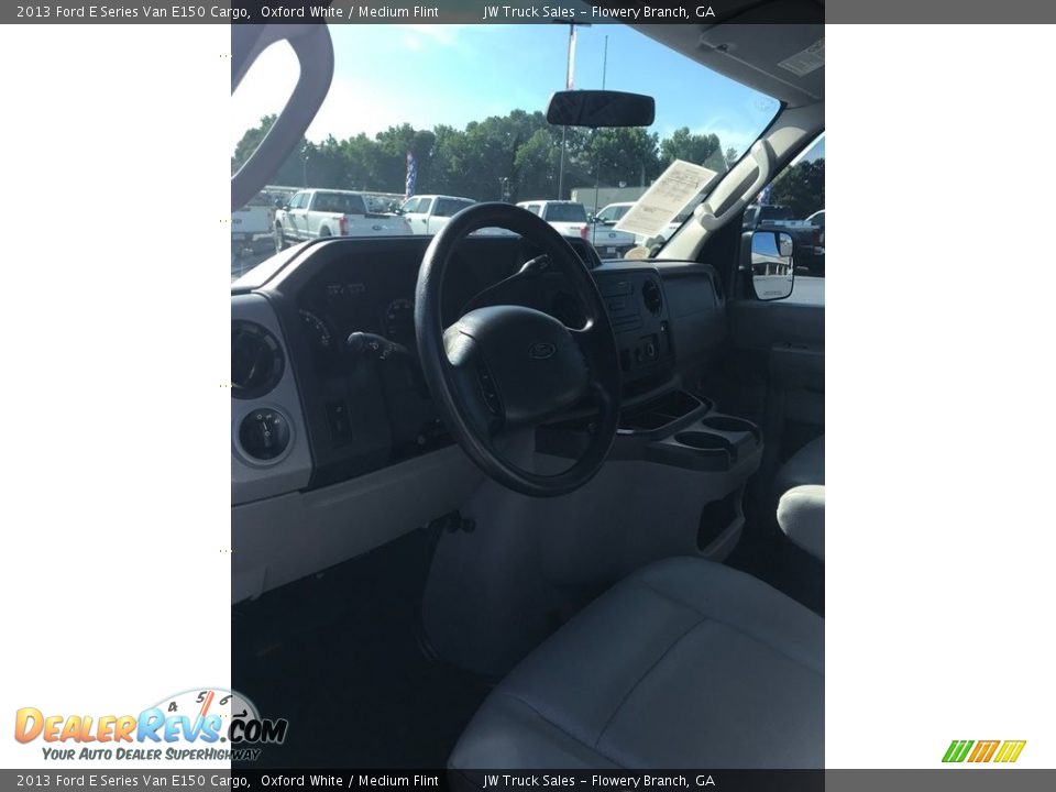 2013 Ford E Series Van E150 Cargo Oxford White / Medium Flint Photo #27