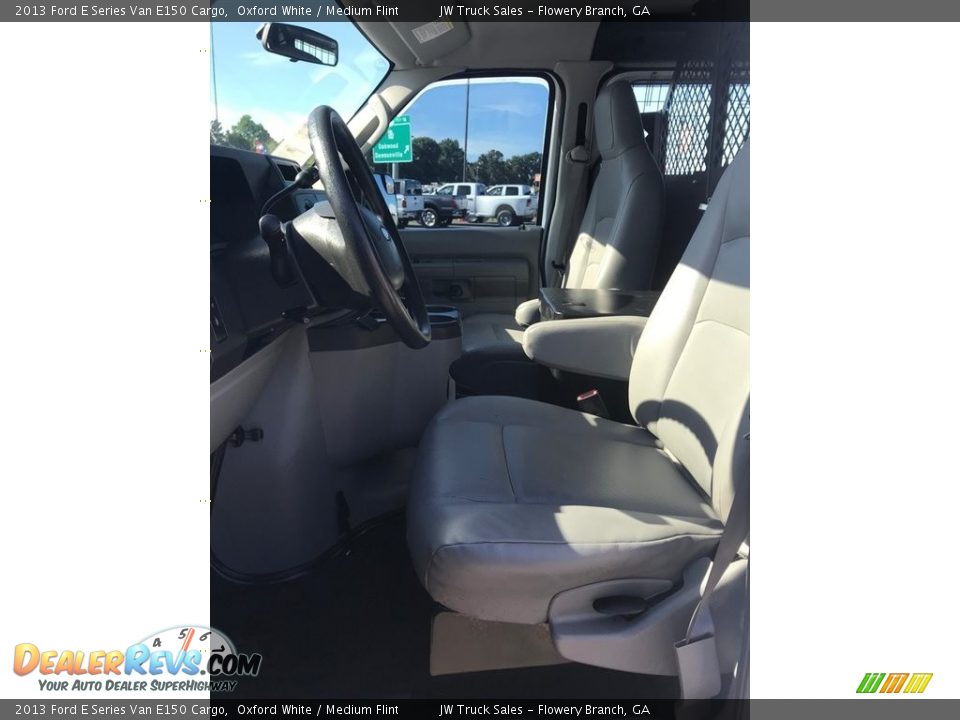 2013 Ford E Series Van E150 Cargo Oxford White / Medium Flint Photo #28