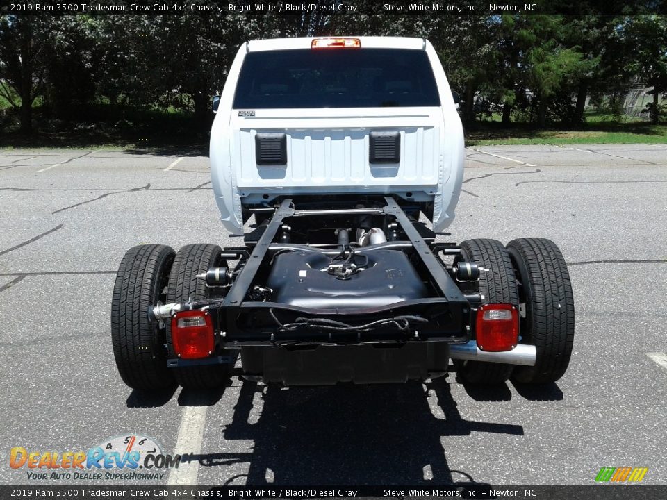 2019 Ram 3500 Tradesman Crew Cab 4x4 Chassis Bright White / Black/Diesel Gray Photo #7