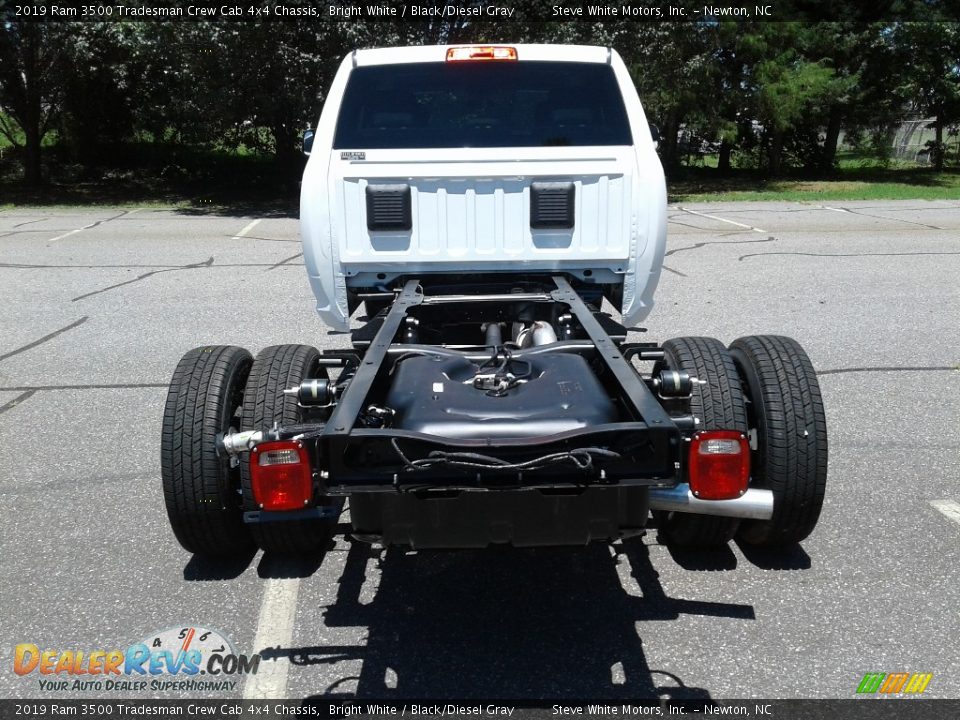 2019 Ram 3500 Tradesman Crew Cab 4x4 Chassis Bright White / Black/Diesel Gray Photo #14