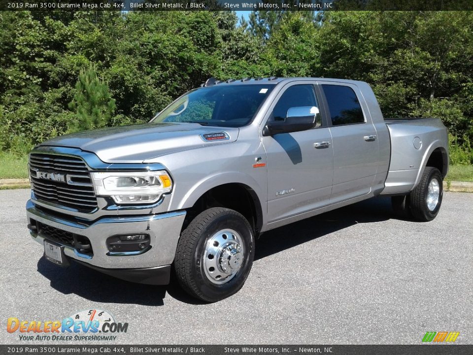 Front 3/4 View of 2019 Ram 3500 Laramie Mega Cab 4x4 Photo #2