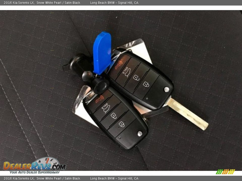 2016 Kia Sorento LX Snow White Pearl / Satin Black Photo #11