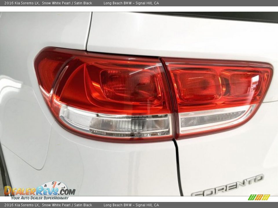 2016 Kia Sorento LX Snow White Pearl / Satin Black Photo #22