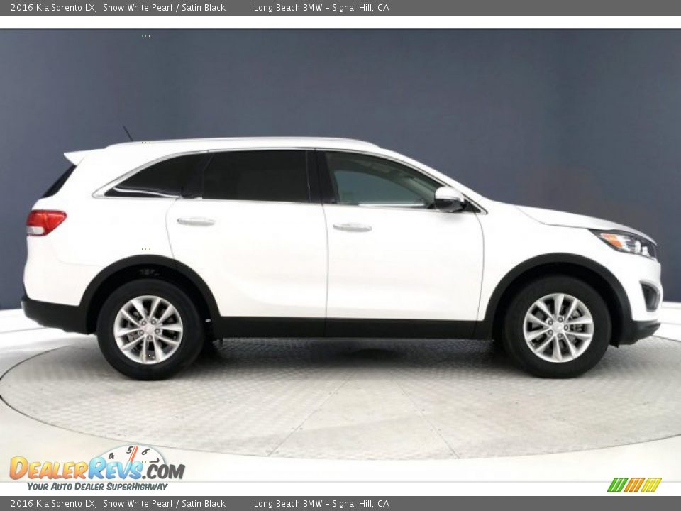 2016 Kia Sorento LX Snow White Pearl / Satin Black Photo #30