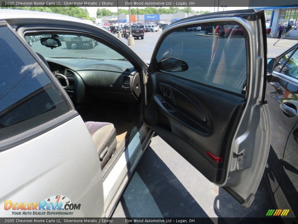 2005 Chevrolet Monte Carlo LS Silverstone Metallic / Ebony Photo #20