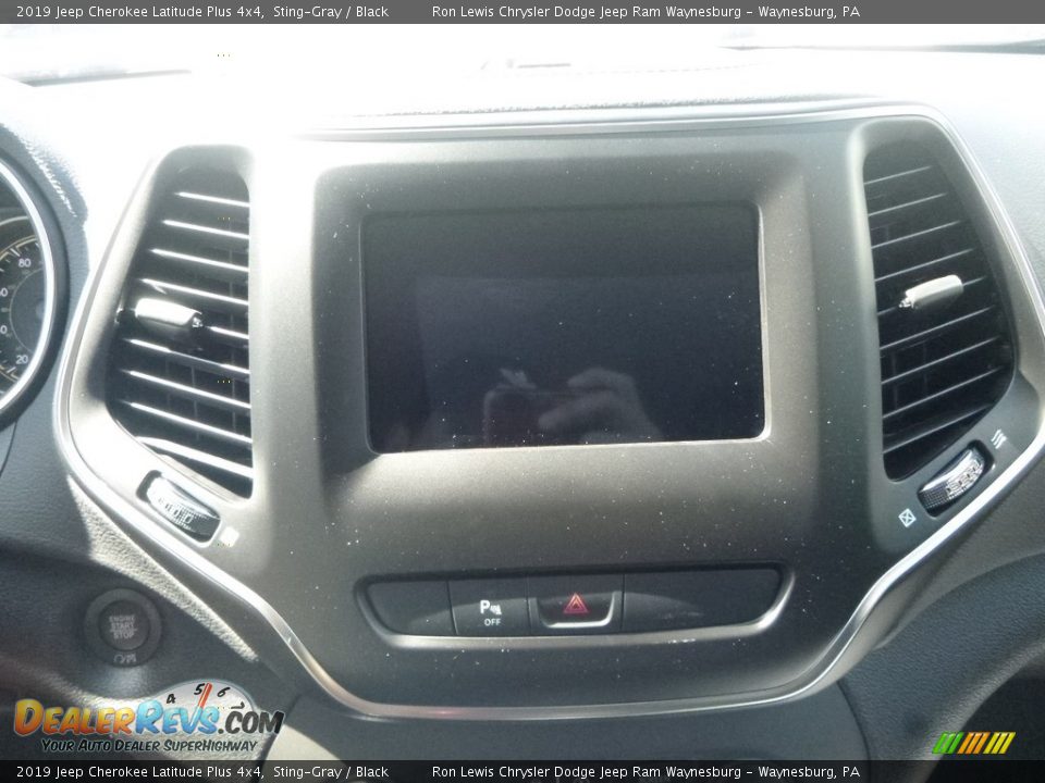 2019 Jeep Cherokee Latitude Plus 4x4 Sting-Gray / Black Photo #15