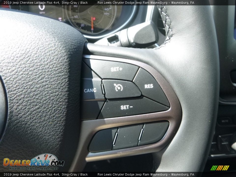 2019 Jeep Cherokee Latitude Plus 4x4 Sting-Gray / Black Photo #16