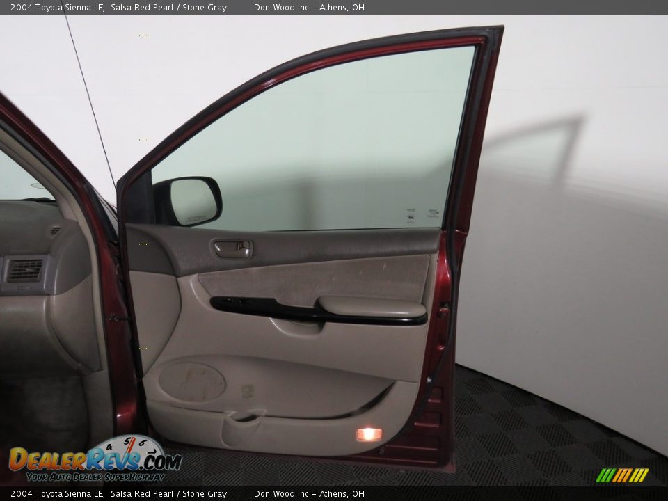 2004 Toyota Sienna LE Salsa Red Pearl / Stone Gray Photo #28