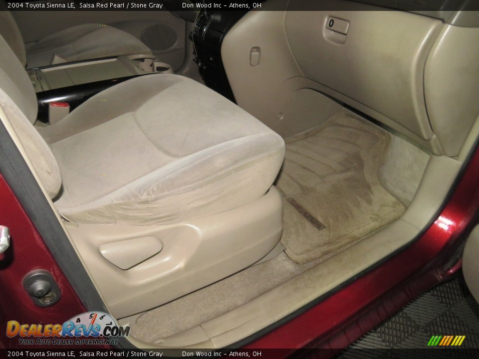 2004 Toyota Sienna LE Salsa Red Pearl / Stone Gray Photo #29