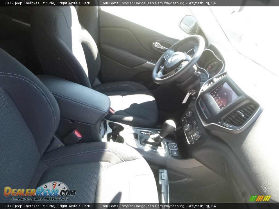 2019 Jeep Cherokee Latitude Bright White / Black Photo #10