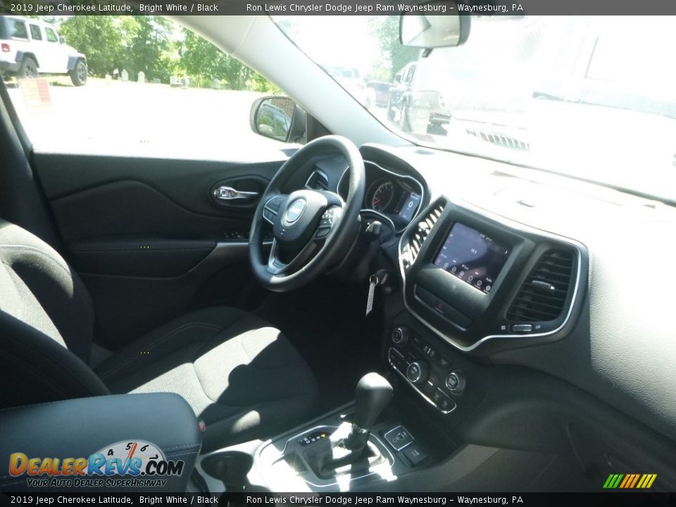 2019 Jeep Cherokee Latitude Bright White / Black Photo #11