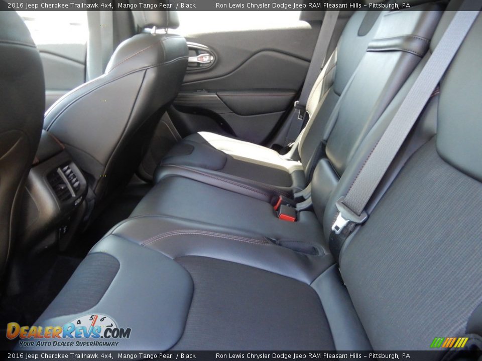 2016 Jeep Cherokee Trailhawk 4x4 Mango Tango Pearl / Black Photo #12