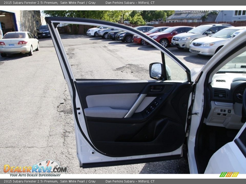 2015 Subaru Forester 2.5i Premium Satin White Pearl / Gray Photo #9