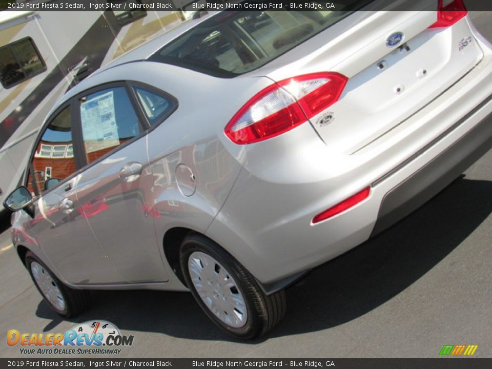 2019 Ford Fiesta S Sedan Ingot Silver / Charcoal Black Photo #31